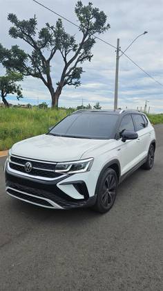VOLKSWAGEN TAOS 1.4 250 TSI TOTAL FLEX HIGHLINE AUTOMÁTICO